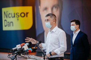 Barna: România trebuie să se cureţe de pesedism, nu doar să schimbăm culori de geci roşii şi galbene. USR-PLUS nu va guverna după alegeri alături de ”oameni care până nu demult l-au susţinut pe Liviu Dragnea”


