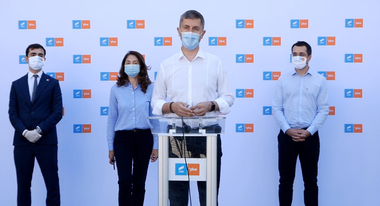 UPDATE - Alianţa USR PLUS a lansat candidaţii pentru alegerile locale din Bucureşti/ Dan Barna: USR PLUS propune oameni performanţi care sunt credibili/ Vlad Voiculescu şi Claudiu Năsui au îndemnat bucureştenii să iasă la vot - VIDEO
