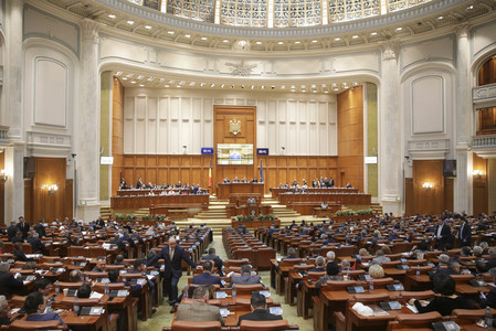 Şedinţa comună a Senatului şi Camerei Deputaţilor pentru dezbaterea moţiunii de cenzură împotriva Guvernului Orban a fost suspendată