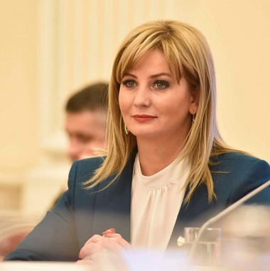 Senatoarea Roxana Paţurcă, exclusă din PSD pentru că a absentat de la dezbaterea moţiunii de cenzură: Se ştia în grupul parlamentar PSD încă de dimineaţă că moţiunea nu va trece pentru că nu se va face cvorumul. Trec la PNL
