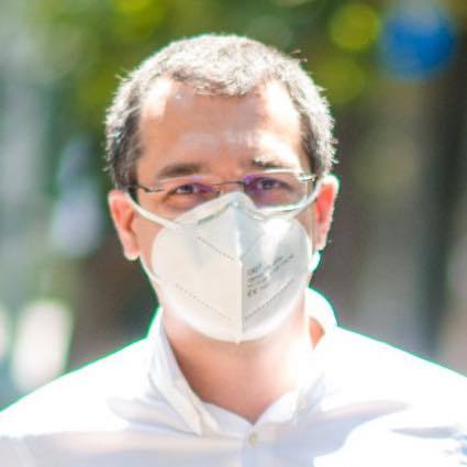 Vlad Voiculescu: Domnul ministru Bode minte! Niciodată, dar niciodată şoferul SPP nu accelerează peste viteza legală fără acceptul demnitarului. Cu atât mai mult să folosească lumina albastră