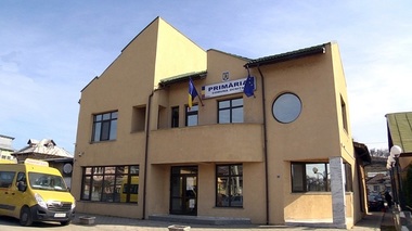UPDATE - Un primar PSD din Dâmboviţa a decis că viceprimarul PNL, contracandidat la alegerile locale, va lucra noaptea şi trebuie să păzească baza sportivă/ Decizia edilului, atacată / Viceprimar: De trei ori a încercat să mă schimbe din funcţie