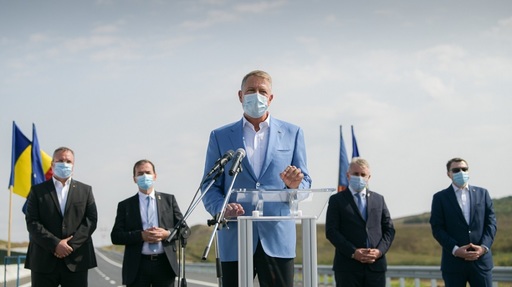 Iohannis, la inaugurarea unui sector de autostradă: De fapt, nu prea s-a vrut să se dezvolte infrastructura. Acum se vrea. Nu am venit pentru festivisme, ci pentru a da semnalul că trebuie să lucrăm mai repede şi să ne ţinem de termene - VIDEO