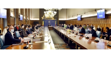 Guvernul a adoptat o OUG prin care, pe durata stării de alertă, funcţiile de conducere pot fi exercitate temporar, fără obligativitatea organizării unor concursuri | DOCUMENT
