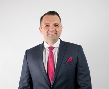 ALEGERI LOCALE 2020 - Primarul din Târgovişte, candidat pentru un nou mandat, reclamă, în ziua votului, numărul mic de măşti puse la dispoziţie de Guvern pentru procesul electoral