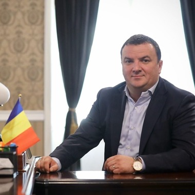 ALEGERI LOCALE 2020 - Şeful CJ Timiş, Călin Dobra, l-a felicitat pe Alin Nica pentru câştigarea alegerilor: Viaţa îţi oferă lecţii importante şi învăţăm să ne adaptăm la orice situaţie. Îmi place să cred că acest rezultat mă va ajuta să obţin noi succese
