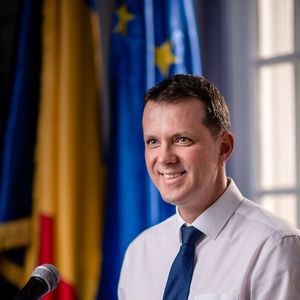 Deputatul Ionuţ Moşteanu deschide lista Aianţei USR PLUS pentru Camera Deputaţilor, în judeţul Argeş/ Lista pentru Senat este deschisă de Narcis Mircescu, director de vânzări al unei multinaţionale