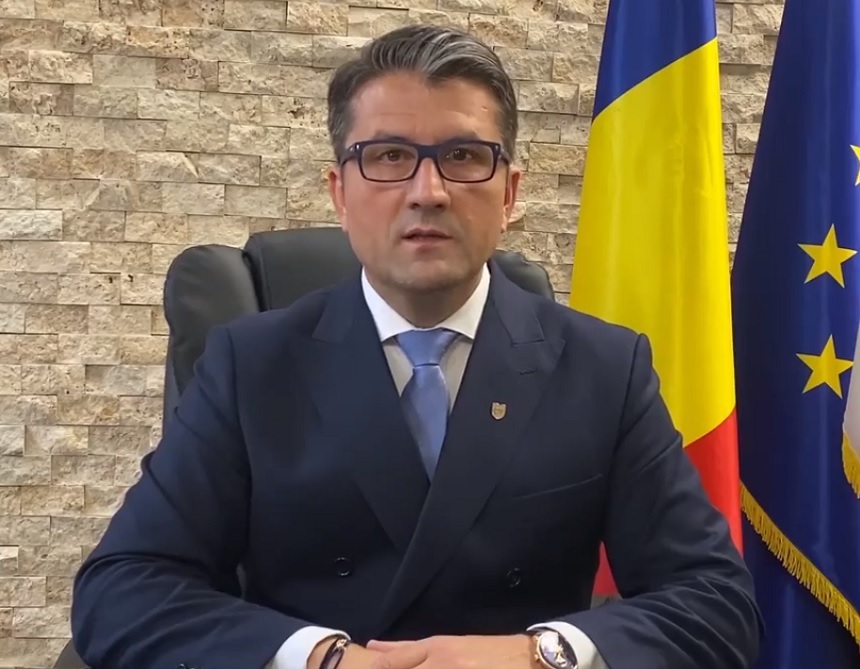 Primarul în funcţie al municipiului Constanţa, Decebal Făgădău, trimis în judecată de DNA într-un dosar în care e vizat şi Radu Mazăre