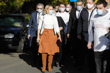 PSD a depus la Biroul Electoral Municipal lista candidaţilor la parlamentare în Bucureşti. Firea: Echipa noastră consider că este foarte bună, imbatabilă la nivel de calitate profesională 