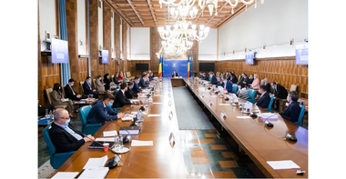 Guvernul are joi pe ordinea de zi o ordonanţă de urgenţă pentru ca asimptomaticii şi simptomaticii fără comorbidităţi să fie trataţi la domiciliu / Premierul a anunţat că va fi schimbat şi prefectul Capitalei