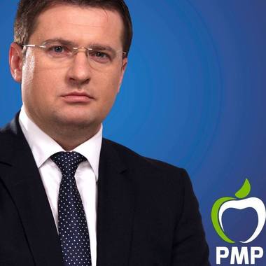 Liderul PMP Galaţi: Prefectul numit pe filiera PNL a decis că ai voie la concerte în interior cu 30% din capacitate ocupată, dar e interzis să faci aceleaşi concerte în aer liber