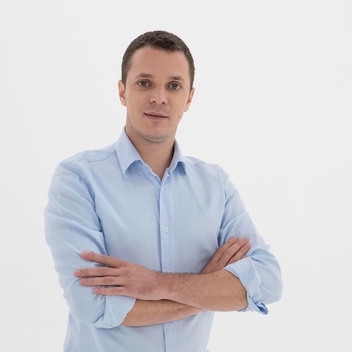 Co-preşedintele Organizaţiei de Tineret Pro România, Claudiu Daniel Catană: Cea mai bună soluţie pentru a limita efectele pandemiei este testare la scară largă a populaţiei