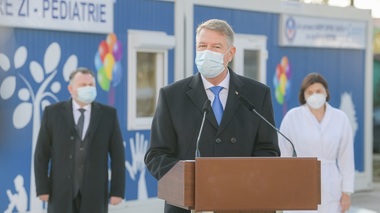 UPDATE - Iohannis, la Institutul Fundeni: Am ţinut să vin astăzi aici pentru a le transmite medicilor de terapie intensivă că efortul lor este apreciat şi, cel mai important, salvează vieţi/ Numărul de decese provocate de virus, în continuare prea mare