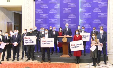 USR: Scut în Parlament pentru pensiile speciale ale aleşilor locali