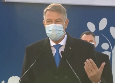 UPDATE - Iohannis răspunde acuzaţiilor de partizanat politic: Constituţia spune că preşedintele nu poate fi membru al unui partid, dar nu spune că preşedintele trebuie să fie un mut sau să nu aibă opinii politice