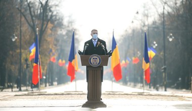 Iohannis: Gândurile noastre se îndreaptă către eroii acestui an, personalul medical şi cei care se sacrifică pentru a opri răspândirea virusului şi către victime/ Românii vor avea din nou ocazia să-şi facă auzită vocea, prin vot