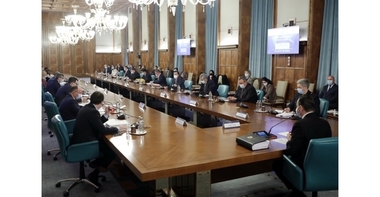 Programul de Guvernare PNL: peste 560.000 noi locuri de muncă; salariul mediu net va ajunge la 1.000 de euro pe lună (P)