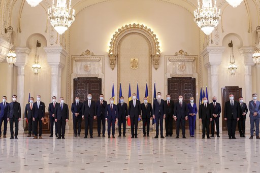 UPDATE - Guvernul Cîţu a depus jurământul la Palatul Cotroceni/ Iohannis a cerut miniştrilor să livreze toate lucrurile care s-au promis: Vă doresc mult succes şi multă energie şi ambiţie pentru realizarea tuturor obiectivelor şi proiectelor - VIDEO