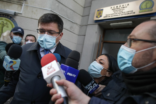 Costel Alexe le-a spus colegilor din PNL Iaşi că se aşteaptă şi la alte dosare la adresa sa, dar că el se va concentra să facă treabă în fruntea judeţului


