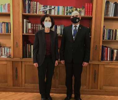 Şeful AEP a avut o întrevedere cu ambasadoarea Franţei la Bucureşti Laurence Auer. Discuţii despre dezvoltarea colaborării între autorităţile administrative specializate în materia organizării proceselor electorale din cele două ţări