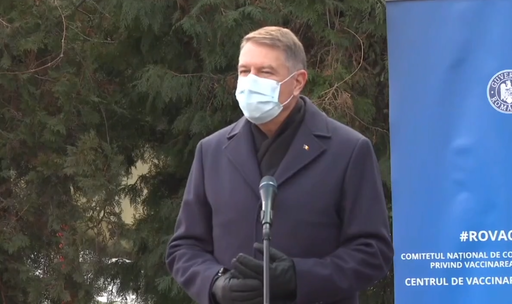 Iohannis: Atmosfera se schimbă, foarte multă lume doreşte să se vaccineze, o schimbare pe care o salut în mod explicit / Vaccinarea singură nu rezolvă pandemia, până când vom avea foarte mulţi oameni vaccinaţi e nevoie de respectarea cu stricteţe a măsurilor