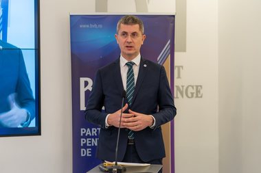 Barna: E nevoie ca acest Guvern să compenseze guvernarea violentă anti-economie de piaţă a PSD şi a ultimilor ani/ Bugetul României  este sub o presiune foarte mare, datorită necesităţii de a ne încadra în deficitul de 7% agreat cu CE 