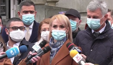 UPDATE - Firea: La şedinţa CL Sector 1 au fost doar cei de la PSD. PMP, USR-PLUS şi PNL nu s-au prezentat / E o laşitate să nu participi, când ai pe ordinea de zi revocarea hotărârii de a lăsa fără finanţare 4 spitale mari / Reacţia lui Clotilde Armand