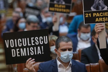 UPDATE - Camera dezbate moţiunea simplă a PSD „Incompetenţa şi lipsa de asumare ucid - Vlad Voiculescu, un pericol pentru sănătatea românilor” / Voiculescu: Autorii direcţi ai dezastrului din ultimii 30 de ani, PSD şi mafia pesedistă- VIDEO, FOTO
