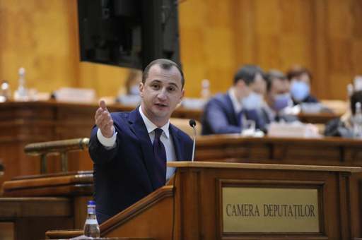 Alfred Simonis: Orban şi imaculaţii din USR se ţin cu dinţii de pensiile speciale. Ele puteau fi eliminate azi, dar n-au vrut 