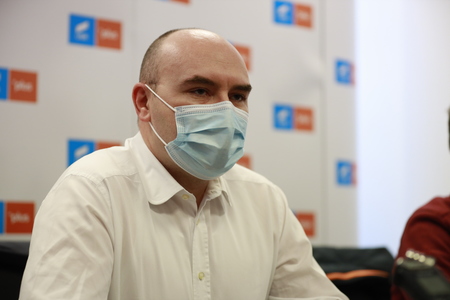 Scandal în USR-PLUS Buzău pe tema desemnării prefectului judeţului/ Preşedintele PLUS Buzău, Mihai Răzvan Moraru, care era una dintre propunerile pentru Prefectură, a anunţat că demisionează de la conducerea filialei