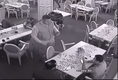 Scandal între Daniel Suciu şi primarul din Sângeorz-Băi, într-un restaurant / Mai multe pahare s-au vărsat / Suciu: Nu permit nimănui să mă ameninţe şi să mă înjure ca la uşa cortului/ Ogâgău recunoaşte că a avut un ton ”nu tocmai ortodox” - VIDEO