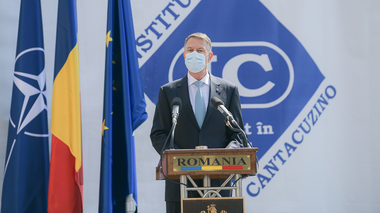 Iohannis: Virusul care ne-a afectat dramatic existenţa în ultimul an nu dispare prin violenţă şi manifestări extremiste, ci prin imunizarea cât mai multor oameni cu vaccinuri eficiente