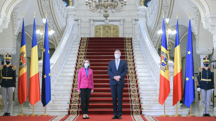 Klaus Iohannis a asigurat-o pe Maia Sandu că sprijină agenda de reforme promovată de preşedintele Republicii Moldova şi susţine parcursul european al ţării