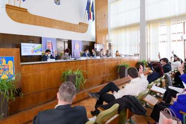 Iaşi: PSD şi USR PLUS afirmă că bugetul judeţului este "fără cap şi fără coadă" şi îi acuză pe liberali că au respins toate amendamentele opoziţiei fără măcar o minimă analiză