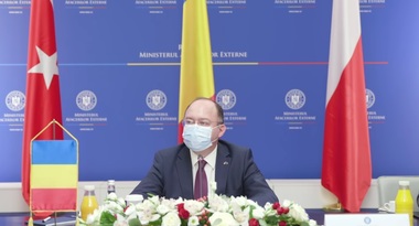 Aurescu: Trilaterala România - Polonia - Turcia funcţionează foarte bine, contribuind semnificativ la consolidarea NATO şi a flancului estic / Miniştrii de Externe au semnat o Declaraţie comună