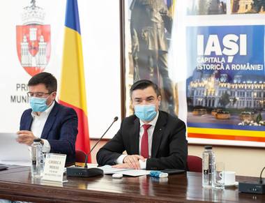 Autosuspendarea lui Mihai Chirica şi Costel Alexe de la conducerea PNL Iaşi / Statutul partidului nu precizează această posibilitate 