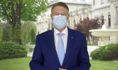 Klaus Iohannis: Împreună, cu răbdare şi tărie sufletească, vom depăşi această teribilă perioadă şi ne vom recăpăta normalitatea care ne-a lipsit atât de mult - VIDEO
