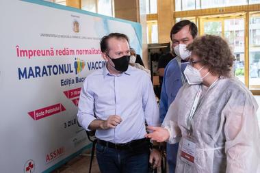 Florin Cîţu anunţă că 5 persoane au fost vaccinate în fiecare minut al Maratonului Vaccinării din Capitală: Alegeţi o zi şi mergeţi să vă vaccinaţi. Chiar şi în acest weekend, după ce staţi la o terasă, "pe chill", relaxaţi, la cafea