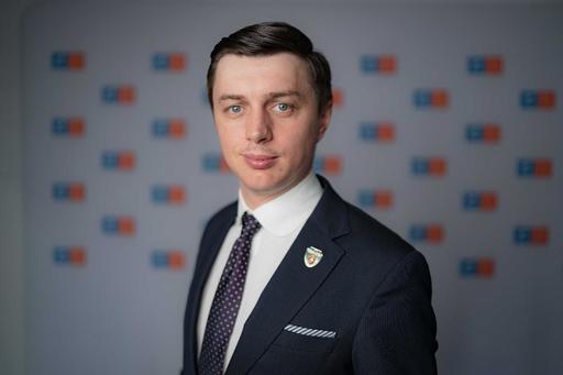 Primăria Iaşi, după declaraţiile unui consilier USR PLUS privind veniturile directorilor din subordine: Salariile sunt aceleaşi ca anul trecut. Există şi o componentă financiară variabilă, funcţie de performanţă

