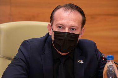 Florin Cîţu anunţă un program special de investiţii pentru drumurile judeţene şi comunale, investiţii care nu se pot finanţa nici prin PNRR şi nici prin alte fonduri europene: Acele localităţi unde nu s-a putut investi în drumuri au rămas în urmă

