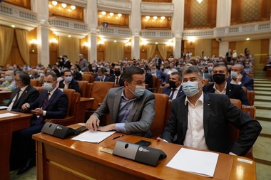 Ciolacu, către Cîţu: Mai aveţi tupeul să staţi cocoţat acolo şi să le spuneţi românilor cât de bine o duc? / Aroganţa nu vă ajută la nimic / Către coaliţie: PSD este mai bun decât toată coaliţia voastră de pierzători
