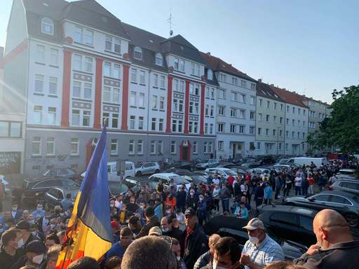 Alegeri în Republica Moldova – Mobilizare a alegătorilor din diaspora / Cozi de sute de persoane la secţiile de votare din mai multe ţări / Peste 85.000 de persoane au votat deja în străinătate

