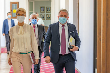 Raluca Turcan: Traversăm vremuri de vădită instabilitate sanitară. Criza este departe de a se fi încheiat / Este important  să lucrăm la planuri de acţiune pentru luna septembrie, când concediile se vor fi încheiat si copiii se pregătesc de şcoală