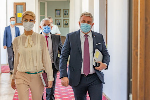 Raluca Turcan: Traversăm vremuri de vădită instabilitate sanitară. Criza este departe de a se fi încheiat / Este important  să lucrăm la planuri de acţiune pentru luna septembrie, când concediile se vor fi încheiat si copiii se pregătesc de şcoală