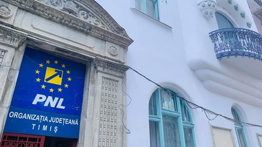 UPDATE - Scandalul din PNL Timiş continuă, după ce a fost schimbată yala de la uşa de intrare în sediul partidului/ PNL Timiş: Schimbarea yalei de la uşa din exterior este un amănunt care ţine de administrarea spaţiului