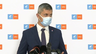 Dan Barna: E mult mai vizibilă şi mai spumoasă, să spun aşa, dezbaterea din PNL/ Întrebat dacă pregătirea pentru alegerile din PNL afectează coaliţia: Într-o oarecare măsură da, nu pot să spun că nu se întâmplă lucrul acesta
