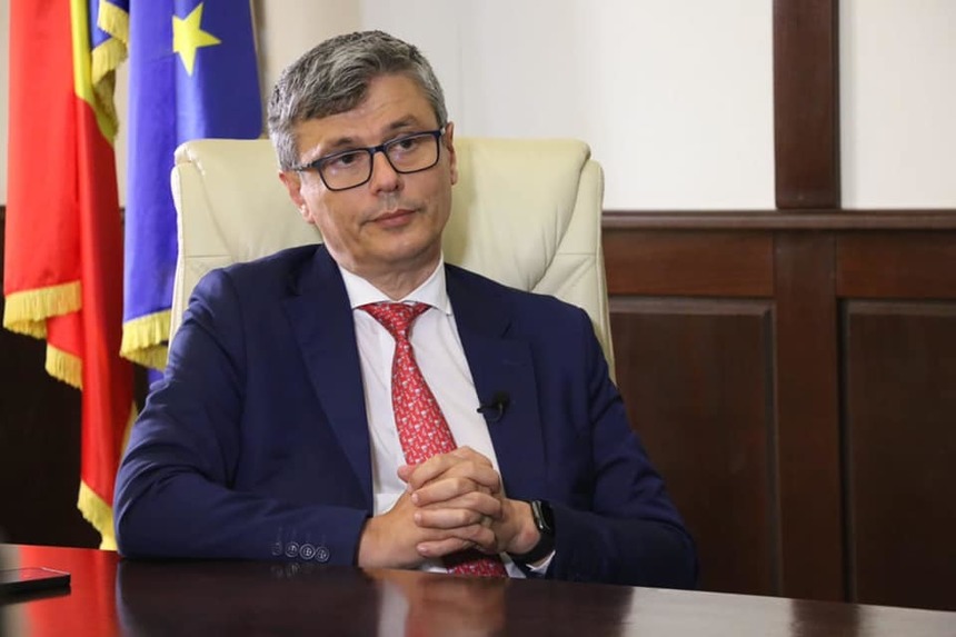 Virgil Popescu, replică pentru Gabriela Firea: PSD nu a plafonat preţul, ci a dat OUG 114 din cauza căreia energia electrică în România ajunsese să fie mult mai scumpă decât în restul Europei