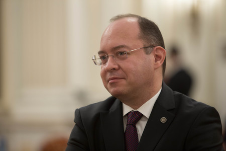 Ministrul de Externe Bogdan Aurescu a discutat la telefon cu omologul său din Republica Moldova şi l-a felicitat pentru învestirea în Parlament a noului Guvern