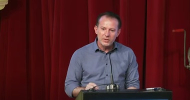 Mai multe asociaţii de elevi solicită premierului Florin Cîţu revocarea ministrului Educaţiei, Sorin Cîmpeanu, pentru că nu a solicitat bani pentru transportul gratuit al elevilor