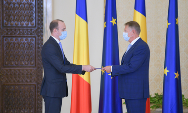 UPDATE - Ceremonie scurtă, fără discursuri, la învestirea lui Dan Vîlceanu în funcţia de ministru de Finanţe  - VIDEO